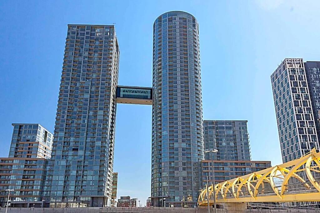 Luxurious Condo In The Center Of Downtown Toronto Exterior photo